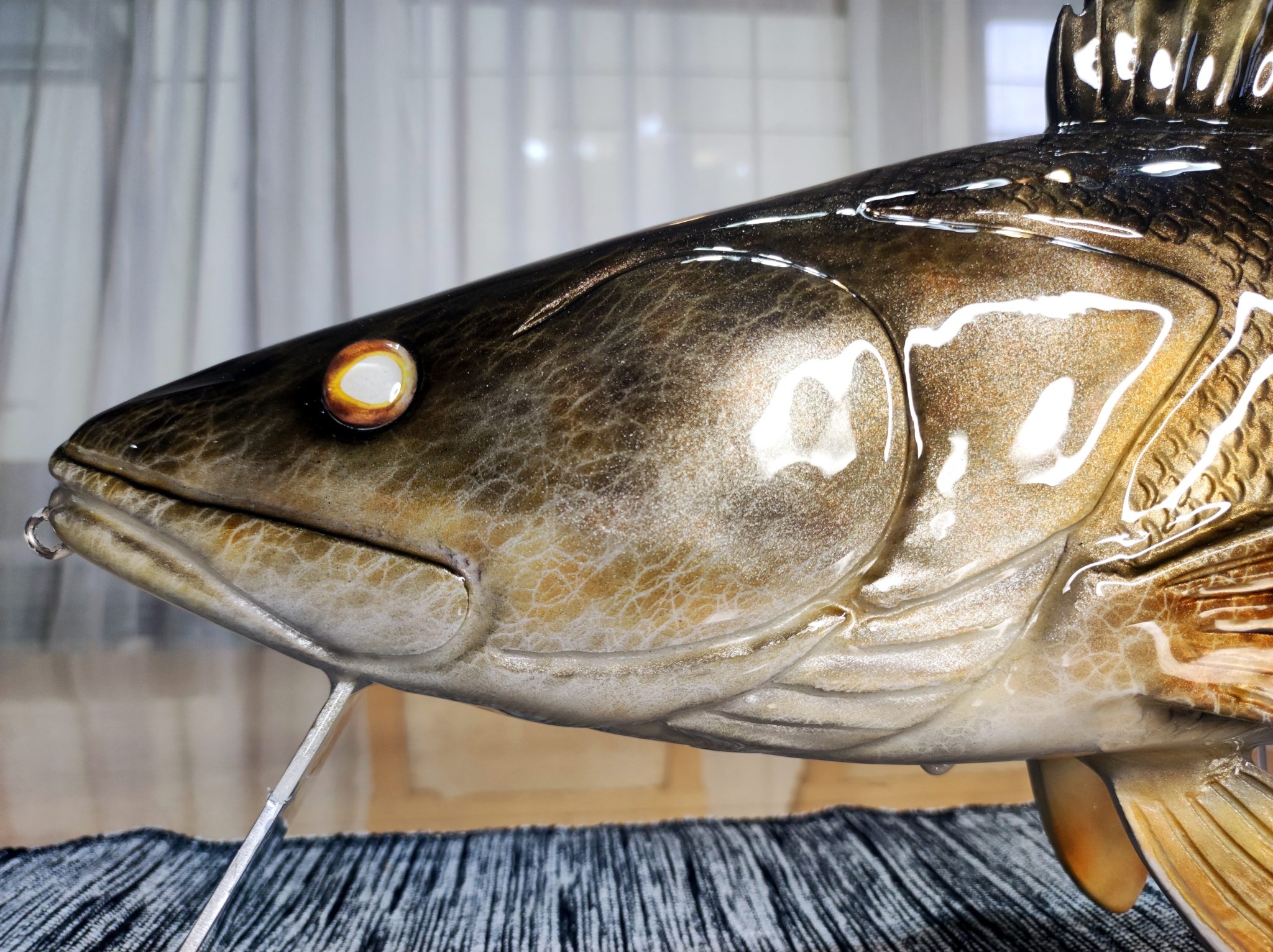 Walleye Head 32 in